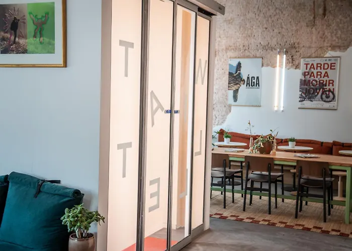 Will & Tate City StayHostel